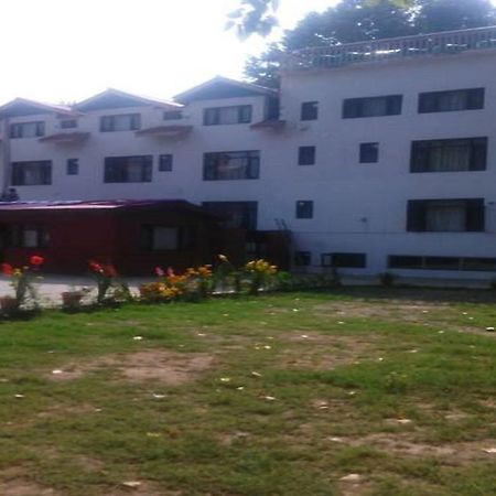 Hotel Grand Jigar Srīnagar Exteriör bild